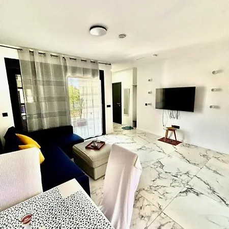 Lova- Luxury Appartement Roquetas de Mar